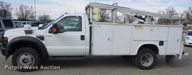 image for item DB0666 2008 Ford F550 Super Duty service truck with crane