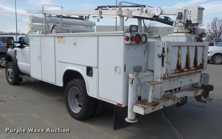 image for item DB0666 2008 Ford F550 Super Duty service truck with crane