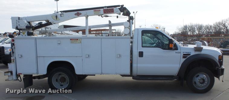 image for item DB0666 2008 Ford F550 Super Duty service truck with crane