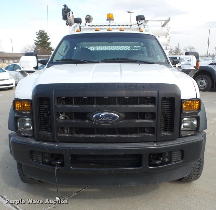 image for item DB0666 2008 Ford F550 Super Duty service truck with crane