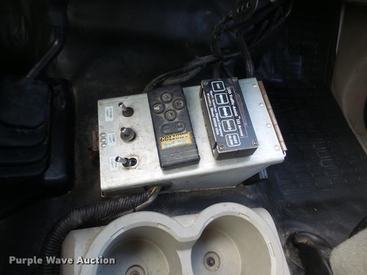 image for item DB0666 2008 Ford F550 Super Duty service truck with crane