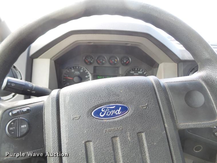 image for item DB0666 2008 Ford F550 Super Duty service truck with crane