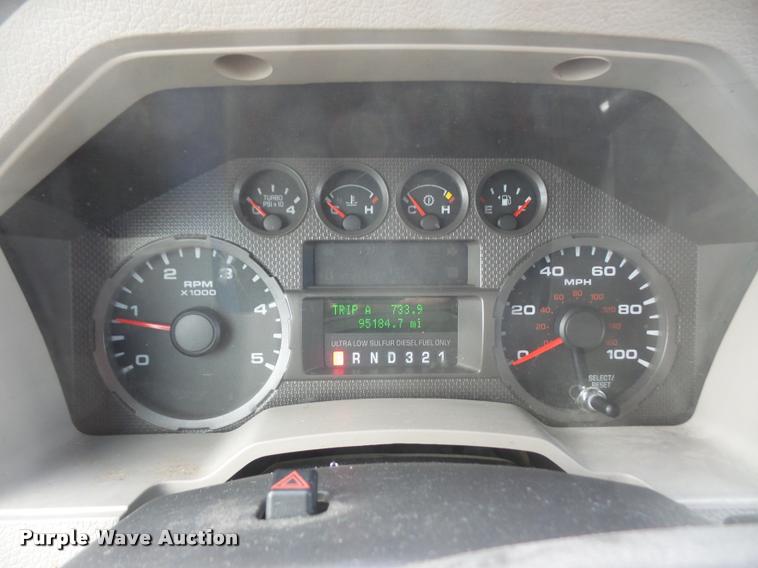 image for item DB0666 2008 Ford F550 Super Duty service truck with crane