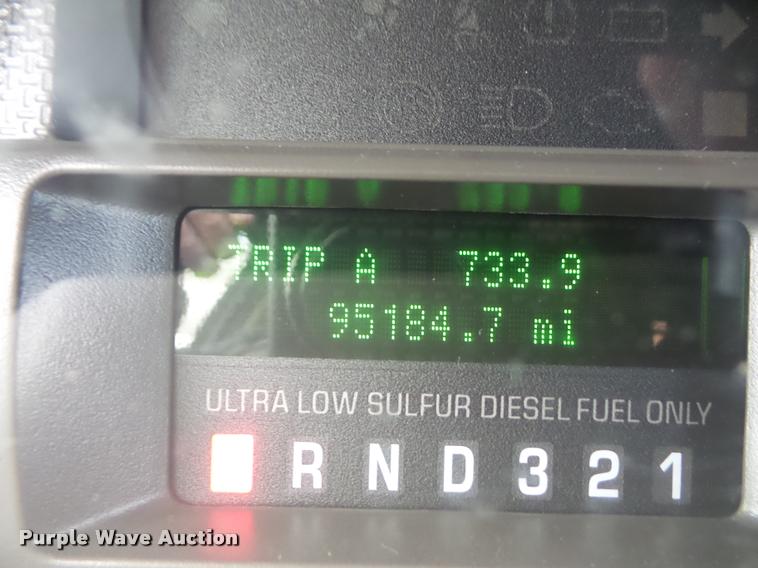 image for item DB0666 2008 Ford F550 Super Duty service truck with crane