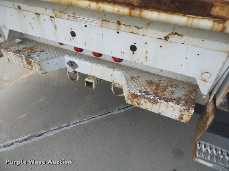 image for item DB0666 2008 Ford F550 Super Duty service truck with crane