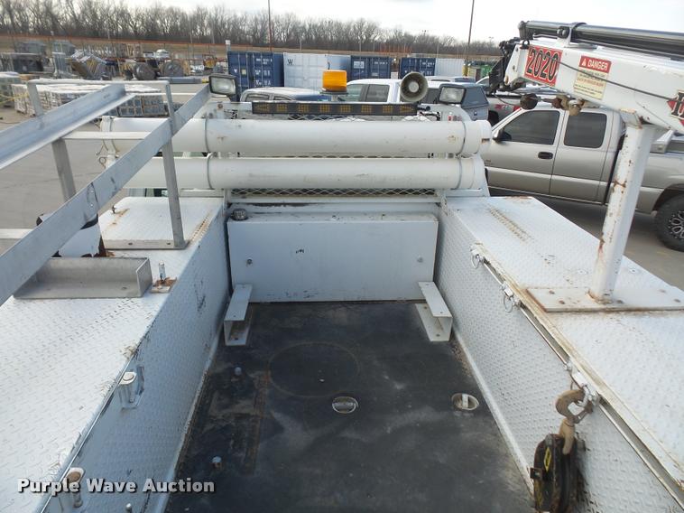image for item DB0666 2008 Ford F550 Super Duty service truck with crane