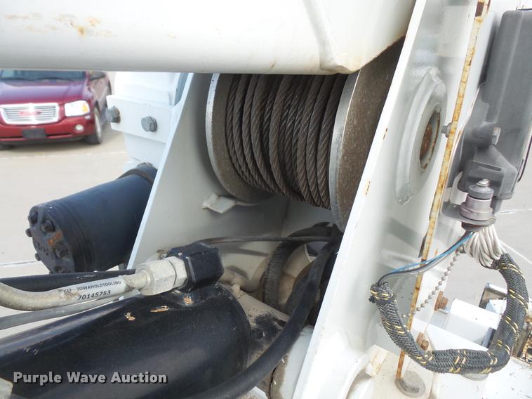 image for item DB0666 2008 Ford F550 Super Duty service truck with crane