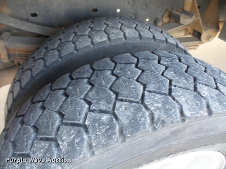 image for item DB0666 2008 Ford F550 Super Duty service truck with crane