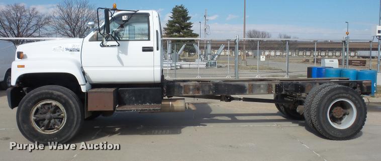 image for item DB0672 1991 GMC TopKick truck chassis