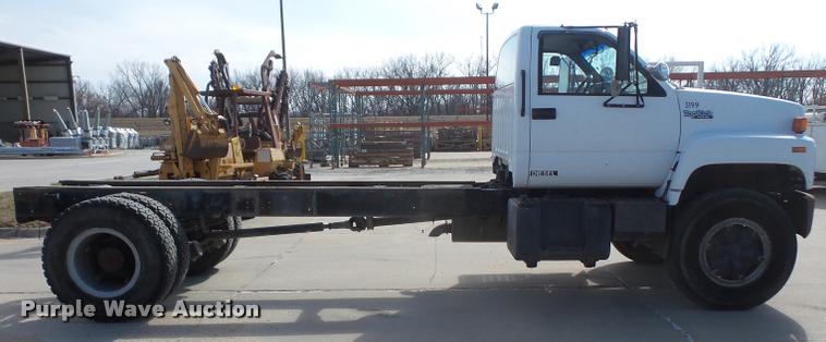 image for item DB0672 1991 GMC TopKick truck chassis