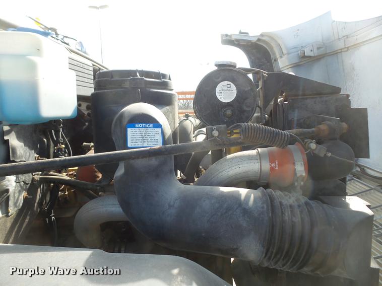 image for item DB0672 1991 GMC TopKick truck chassis