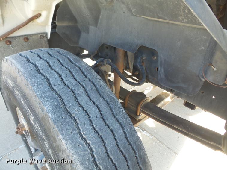 image for item DB0672 1991 GMC TopKick truck chassis