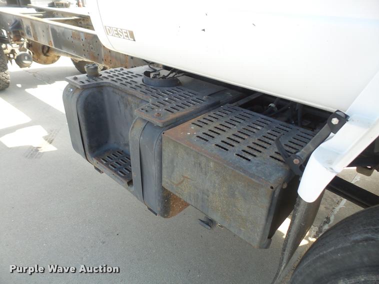 image for item DB0672 1991 GMC TopKick truck chassis