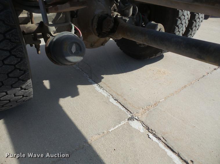 image for item DB0672 1991 GMC TopKick truck chassis