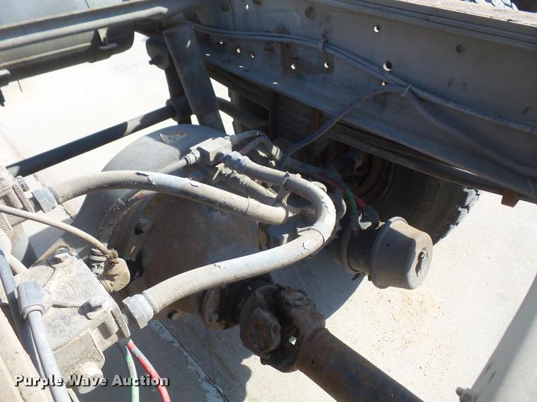 image for item DB0672 1991 GMC TopKick truck chassis