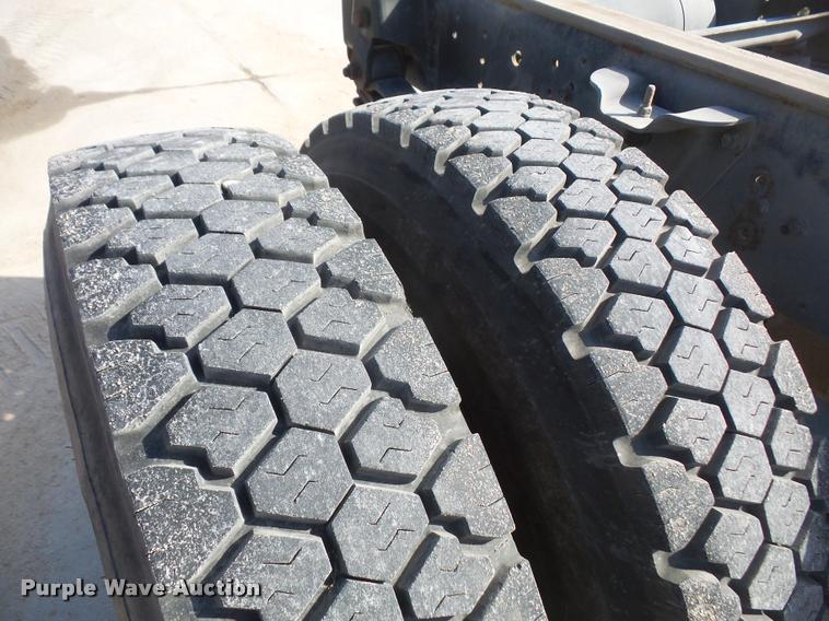 image for item DB0672 1991 GMC TopKick truck chassis