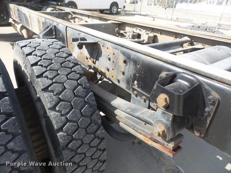 image for item DB0672 1991 GMC TopKick truck chassis