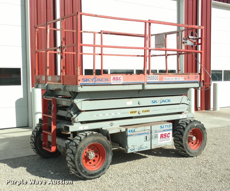 image for item DB0859 2005 Sky Jack SJ7127 scissor lift