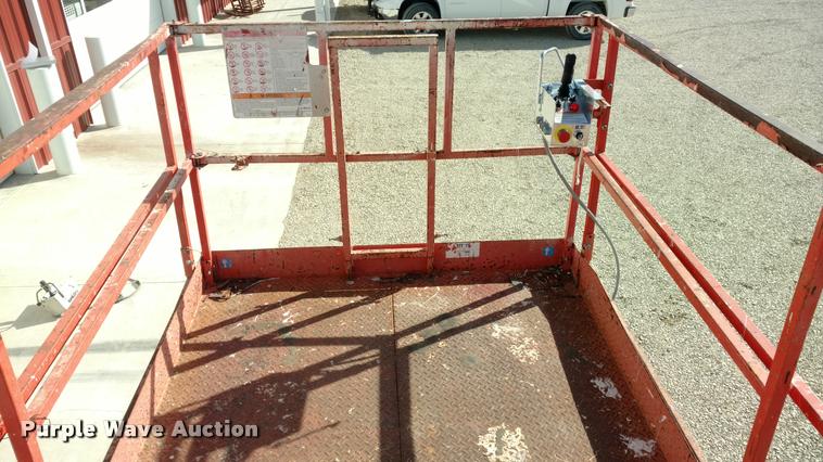 image for item DB0859 2005 Sky Jack SJ7127 scissor lift