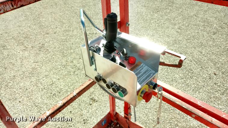 image for item DB0859 2005 Sky Jack SJ7127 scissor lift