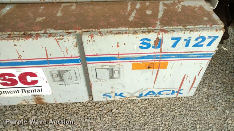 image for item DB0859 2005 Sky Jack SJ7127 scissor lift