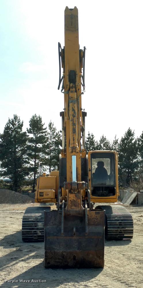 image for item DB0862 1999 John Deere 230LC excavator