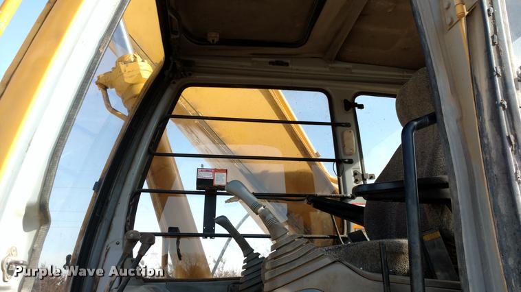 image for item DB0862 1999 John Deere 230LC excavator