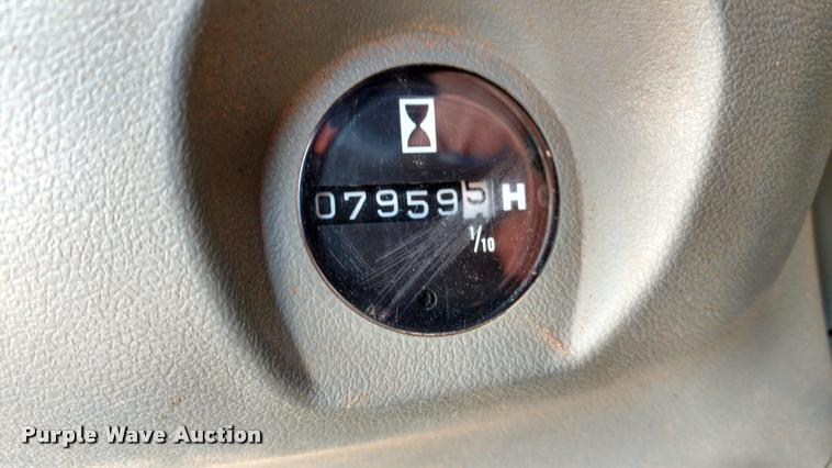 image for item DB0862 1999 John Deere 230LC excavator