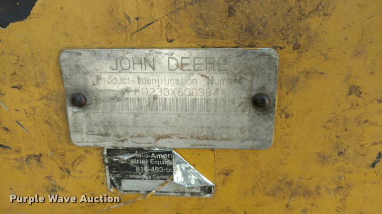 image for item DB0862 1999 John Deere 230LC excavator