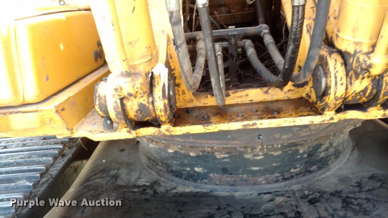 image for item DB0862 1999 John Deere 230LC excavator