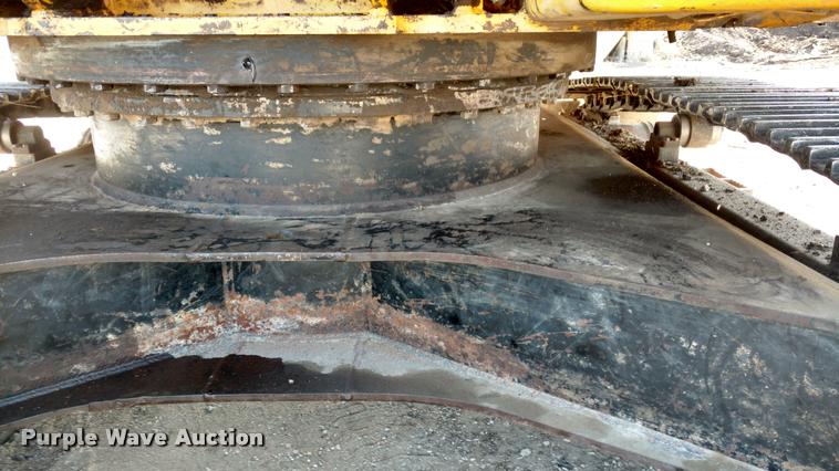 image for item DB0862 1999 John Deere 230LC excavator