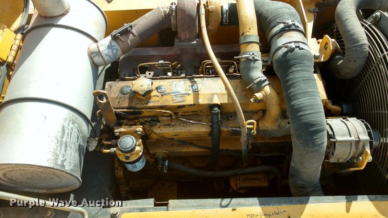 image for item DB0862 1999 John Deere 230LC excavator