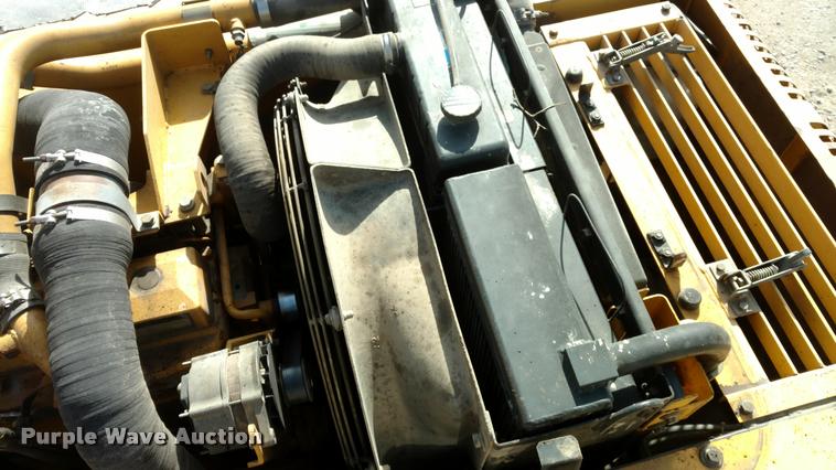 image for item DB0862 1999 John Deere 230LC excavator