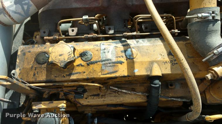 image for item DB0862 1999 John Deere 230LC excavator