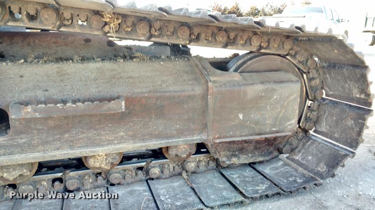 image for item DB0862 1999 John Deere 230LC excavator