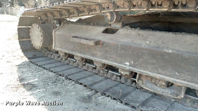 image for item DB0862 1999 John Deere 230LC excavator