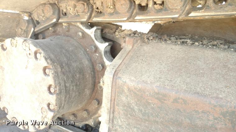 image for item DB0862 1999 John Deere 230LC excavator