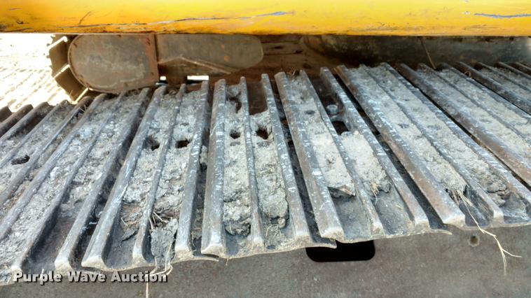 image for item DB0862 1999 John Deere 230LC excavator