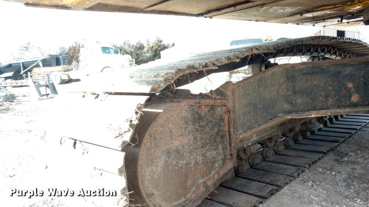 image for item DB0862 1999 John Deere 230LC excavator