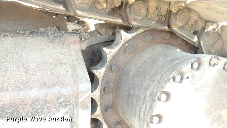 image for item DB0862 1999 John Deere 230LC excavator