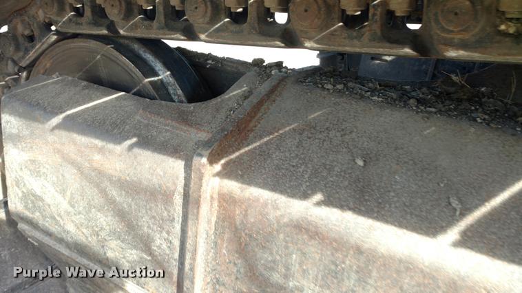 image for item DB0862 1999 John Deere 230LC excavator