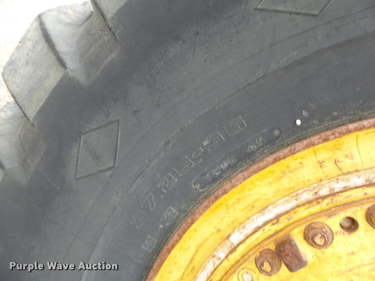 image for item DB1267 1989 Caterpillar 637E scraper