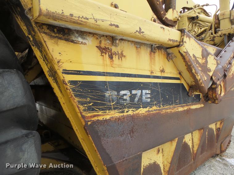 image for item DB1267 1989 Caterpillar 637E scraper
