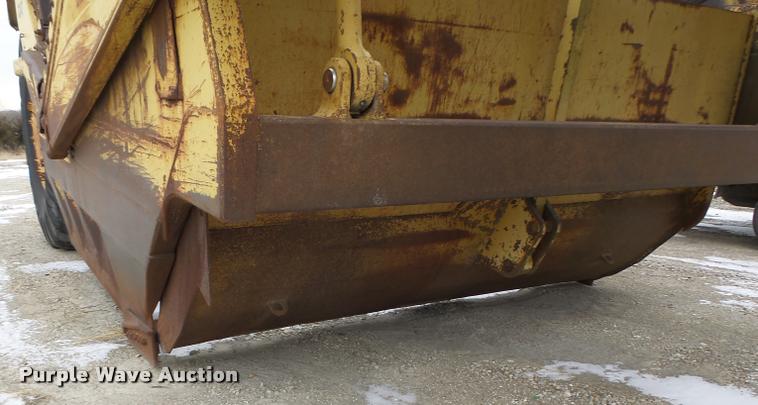 image for item DB1267 1989 Caterpillar 637E scraper