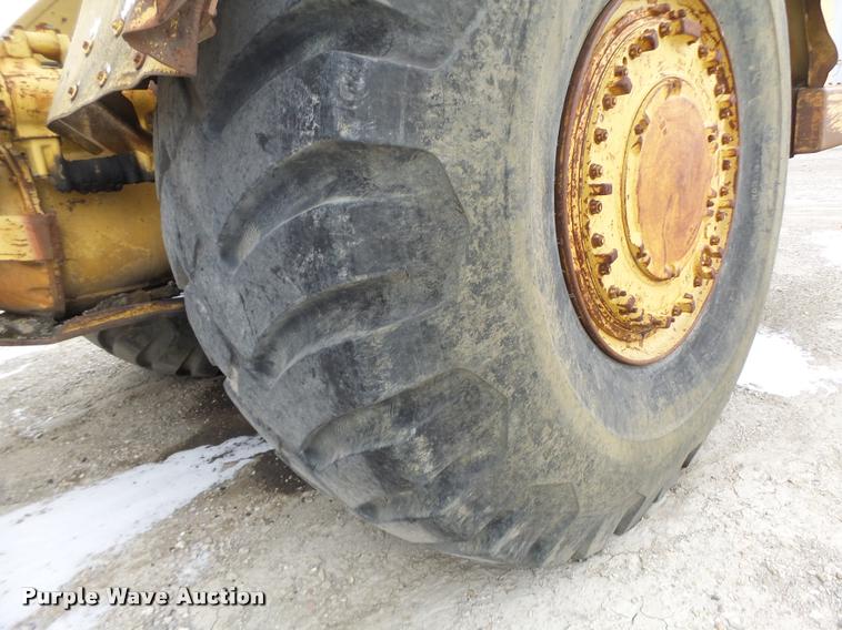 image for item DB1267 1989 Caterpillar 637E scraper