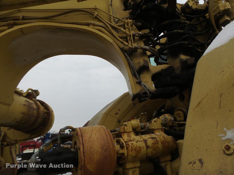 image for item DB1267 1989 Caterpillar 637E scraper