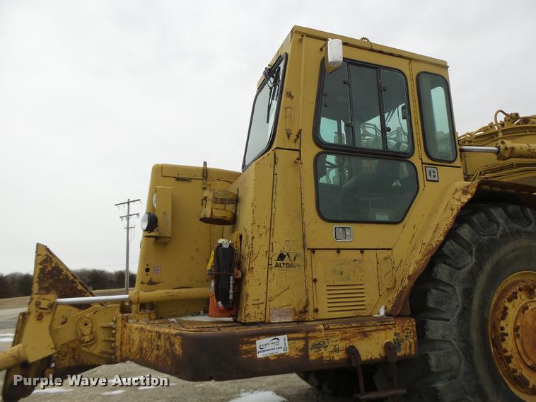 image for item DB1267 1989 Caterpillar 637E scraper