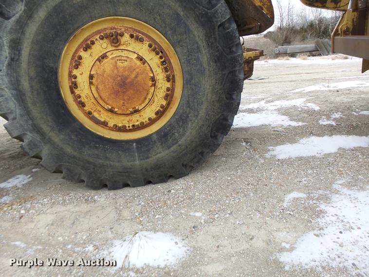 image for item DB1267 1989 Caterpillar 637E scraper