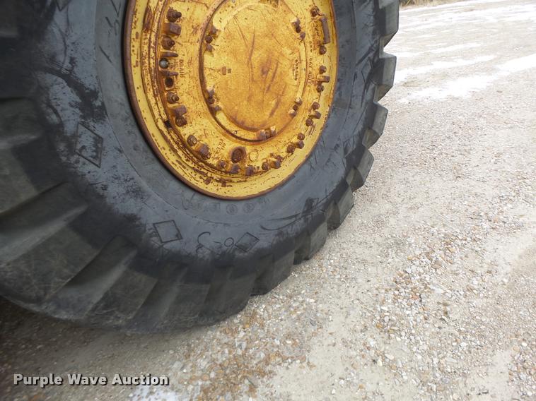 image for item DB1267 1989 Caterpillar 637E scraper