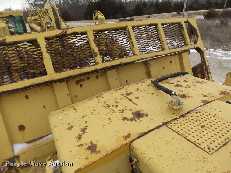 image for item DB1267 1989 Caterpillar 637E scraper